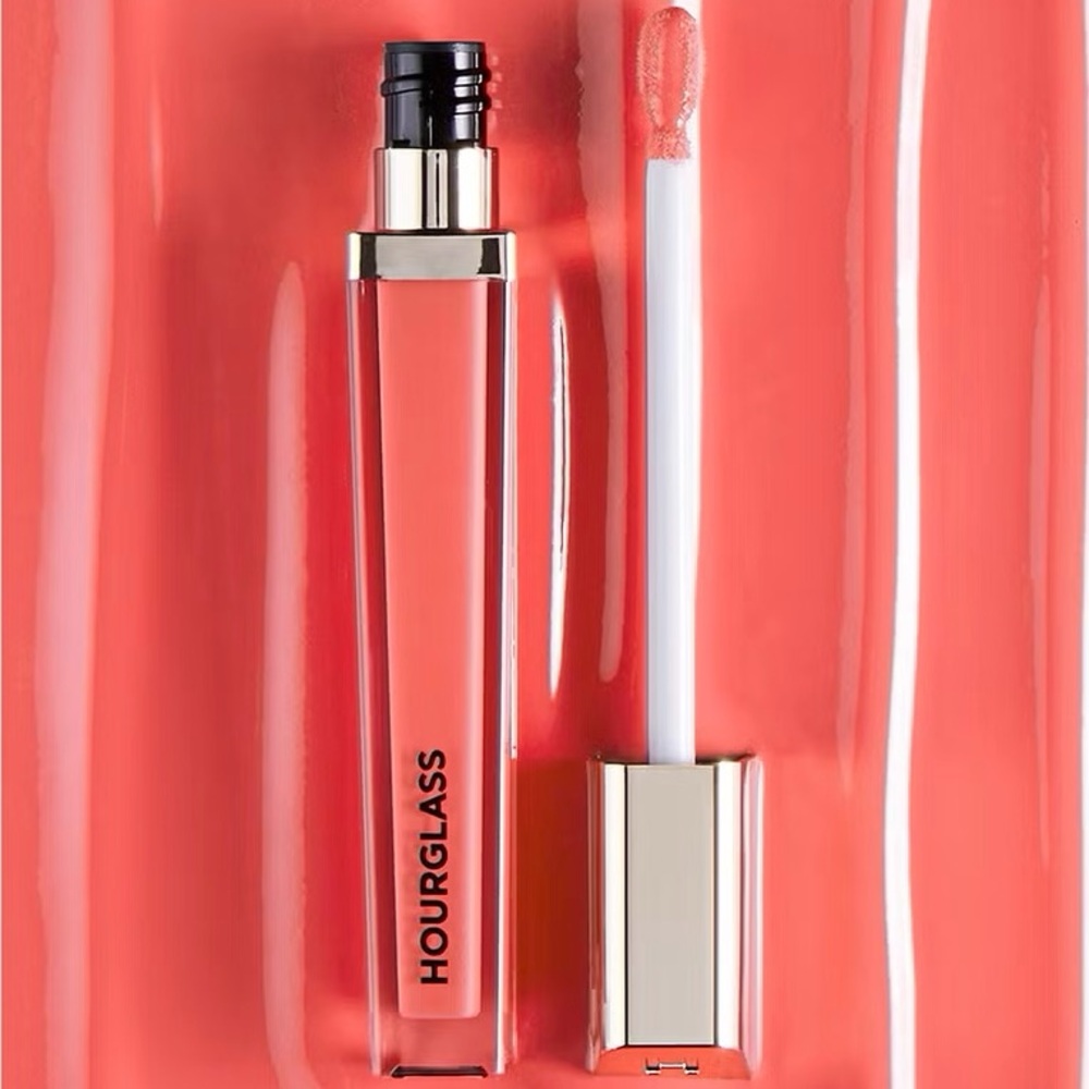 “Horizon ” HOURGLASS Unreal High Shine Volumizing Lip Gloss